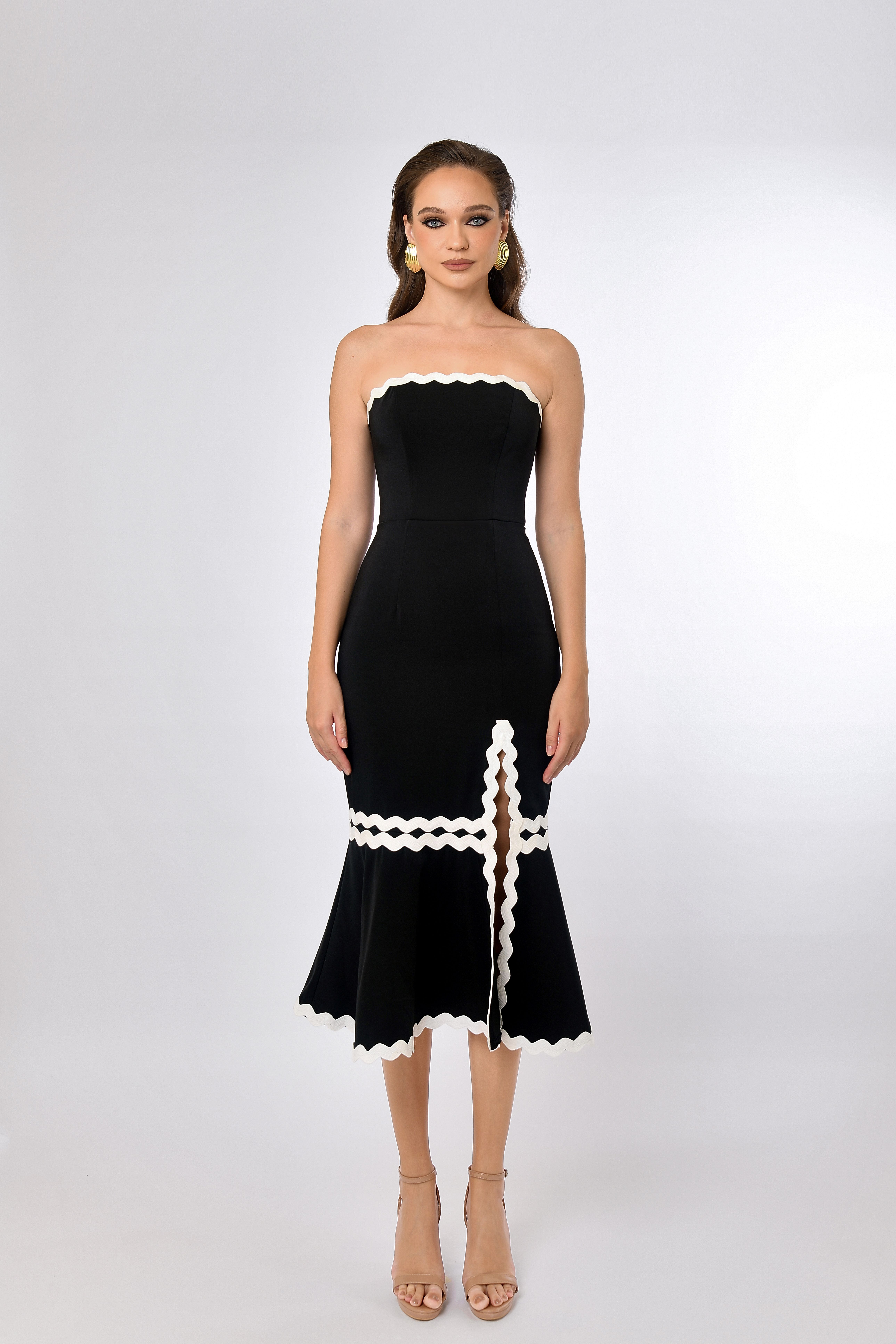 Featured image for “BL70D25S Allina Monochrome Midi by Bariano”